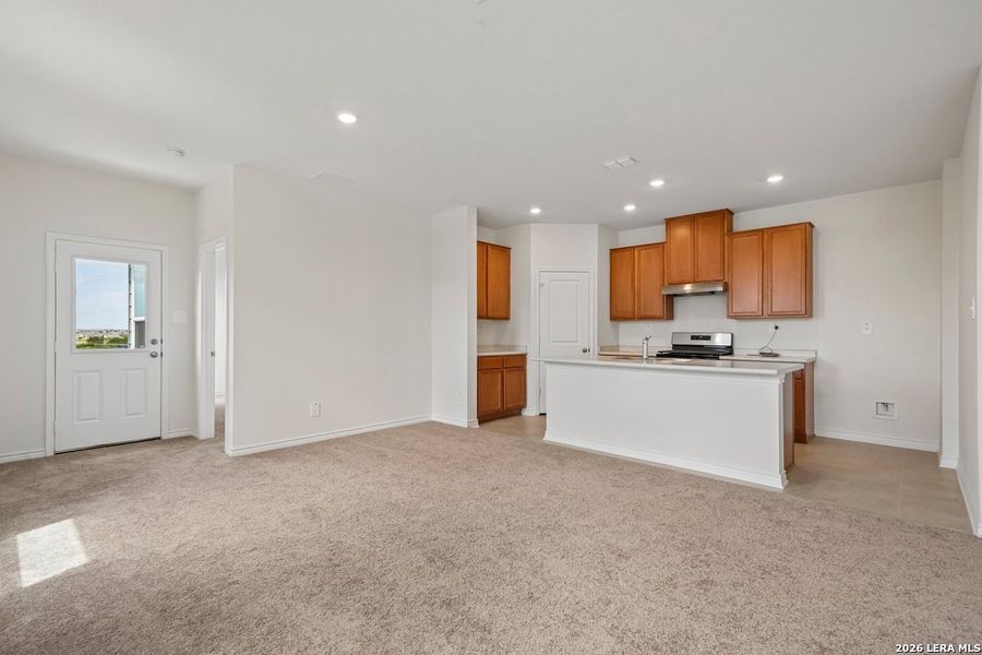 Spacious, unfurnished interior of a new home in Punta Verde, Converse (Image 12).