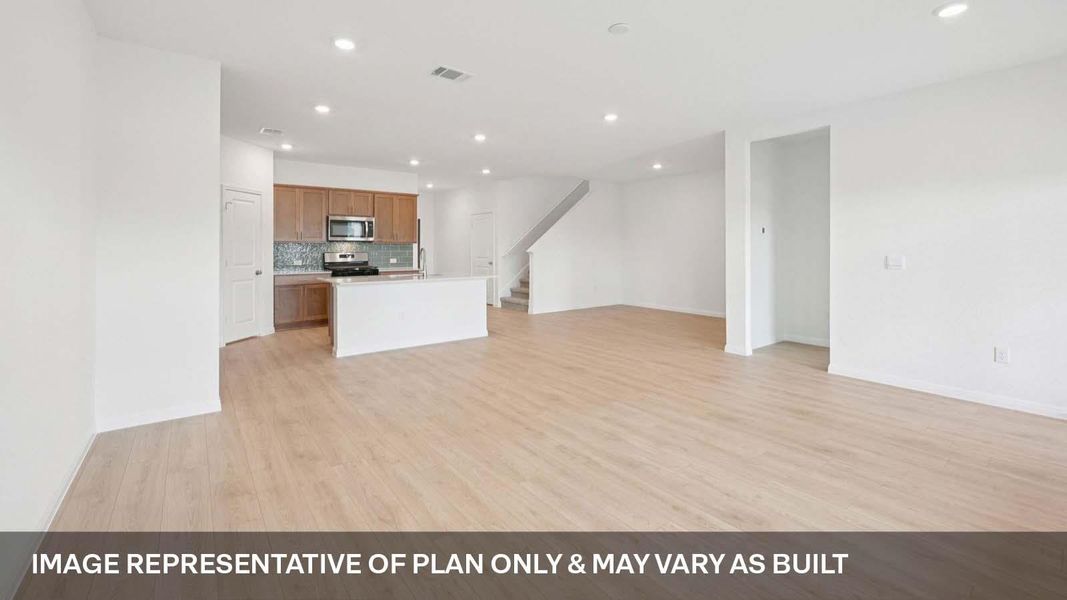 Spacious, unfurnished interior of a new home in Bar W Ranch, Leander (Image 17).