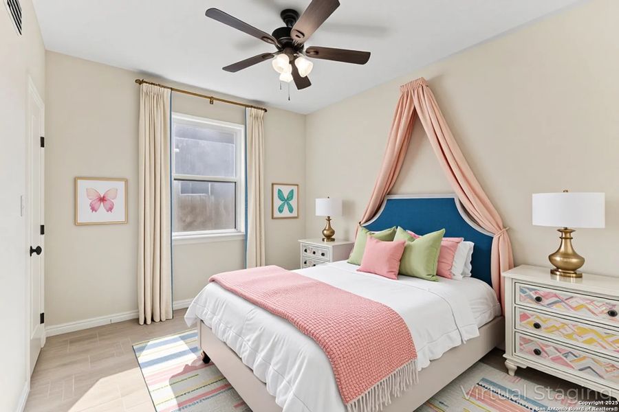 Furnished interior view inside a new home in , Seguin (Image 10).