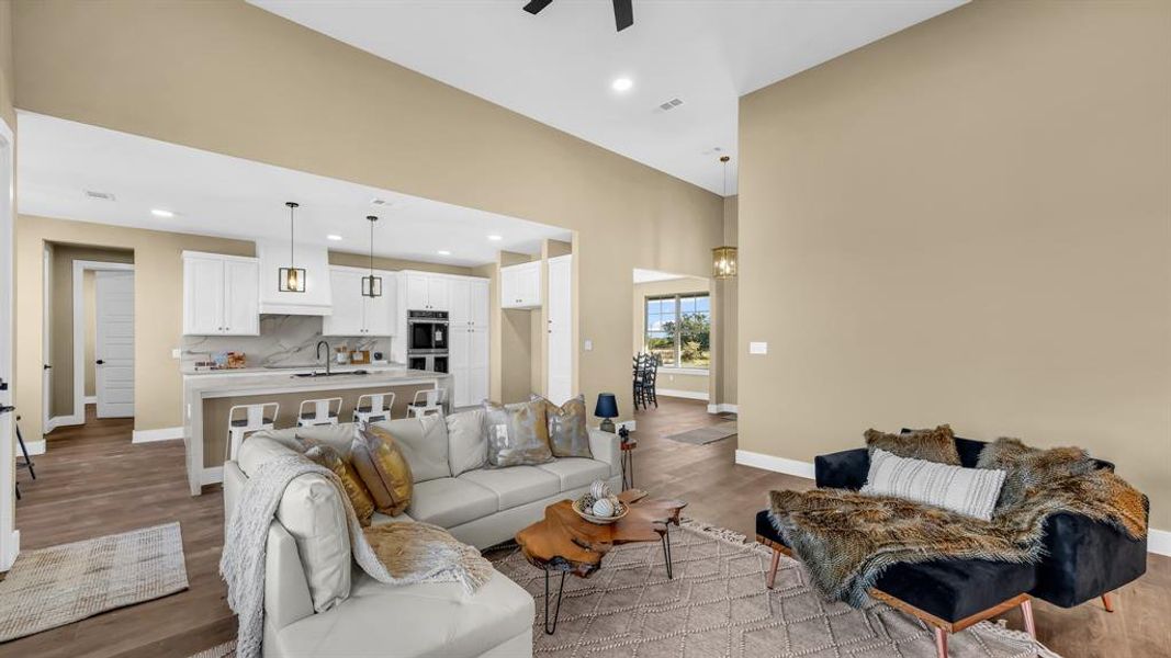Furnished interior view inside a new home in Saddle Crest Estates, Weatherford (Image 26). Furnished interior view inside a new home in Saddle Crest Estates, Weatherford (Image 26).