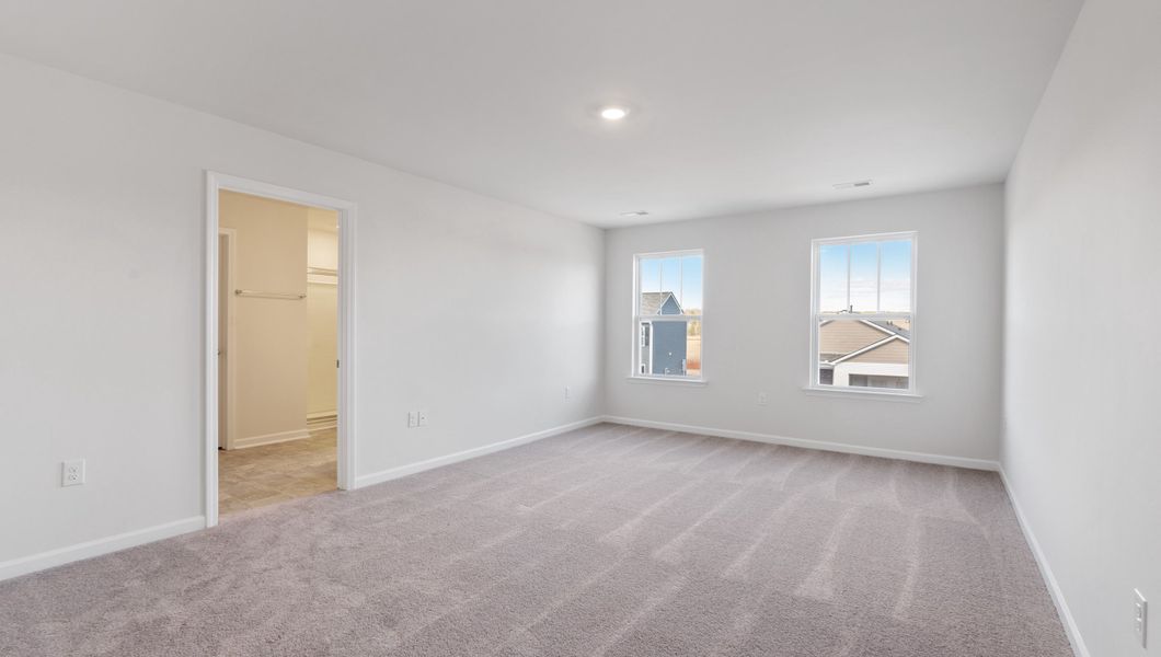 Representative unfurnished interior of a home built from the HAYDEN by D.R. Horton in Cascade Point, Seneca (Image 26).