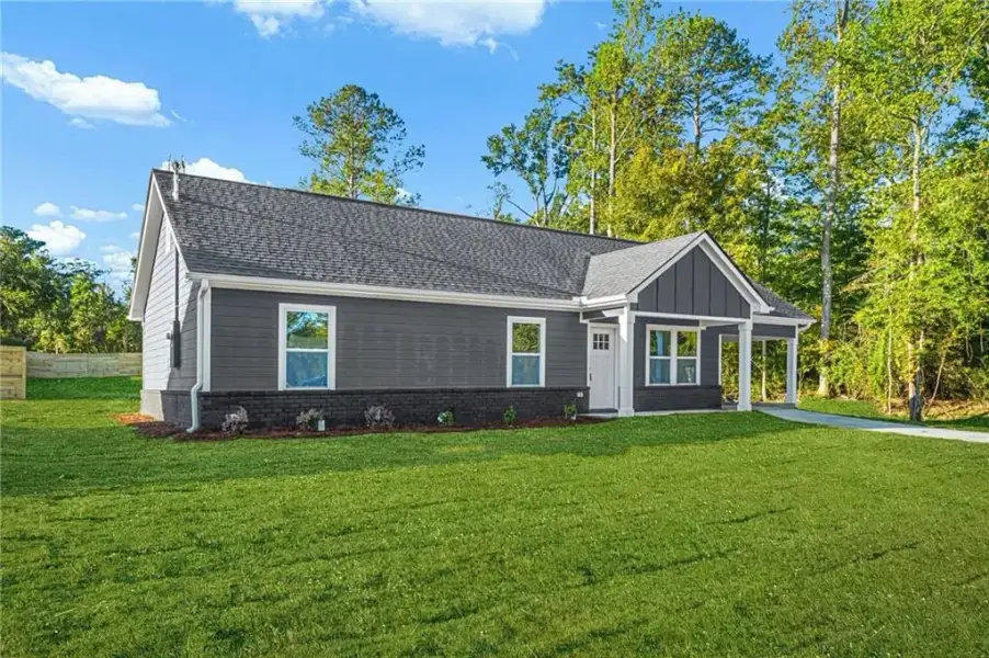 Exterior details and patio area of a home in , Conyers (Image 3).