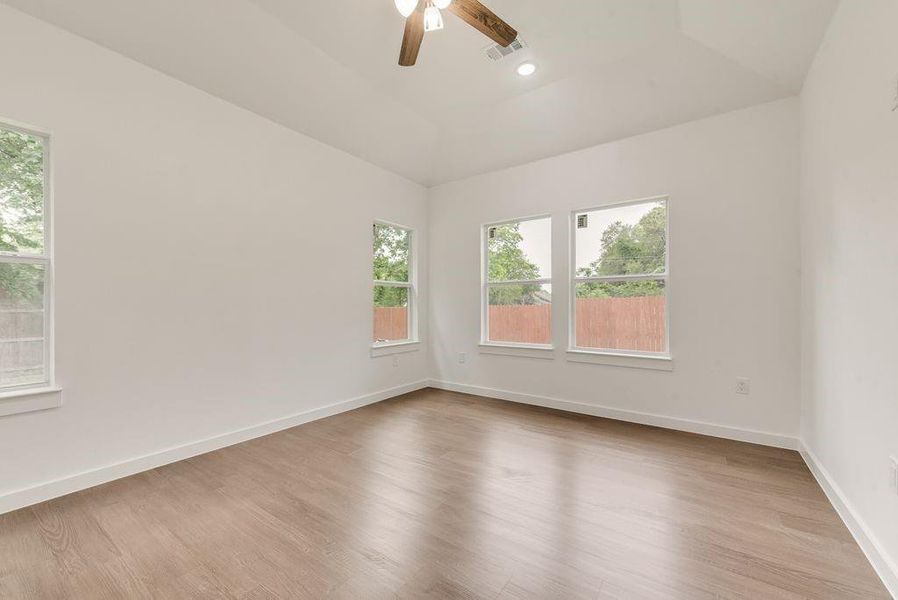 Spacious, unfurnished interior of a new home in , Dallas (Image 17). Spacious, unfurnished interior of a new home in , Dallas (Image 17).