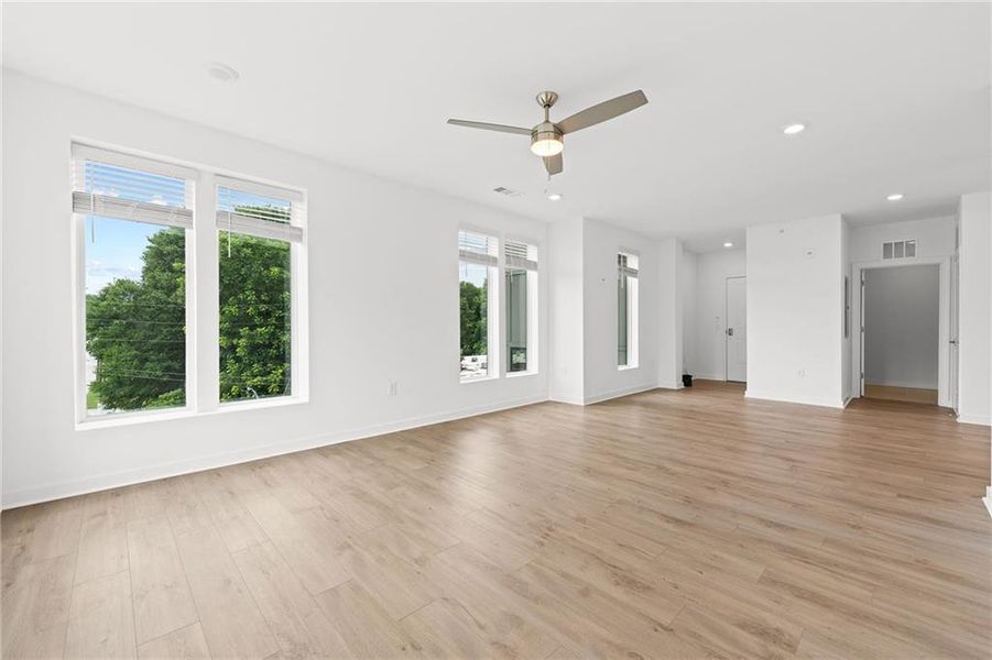 Spacious, unfurnished interior of a new home in , Atlanta (Image 25). Spacious, unfurnished interior of a new home in , Atlanta (Image 25).
