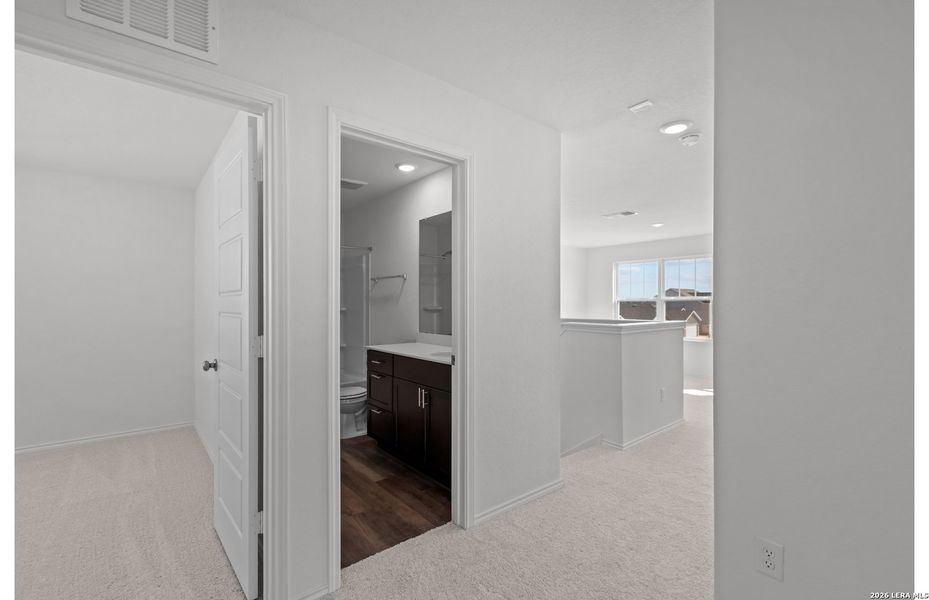 Spacious, unfurnished interior of a new home in Meadows at Clear Springs, New Braunfels (Image 25).