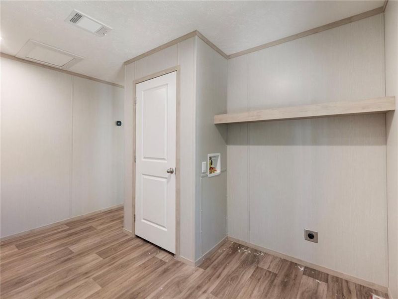 Spacious, unfurnished interior of a new home in , Gainesville (Image 29).