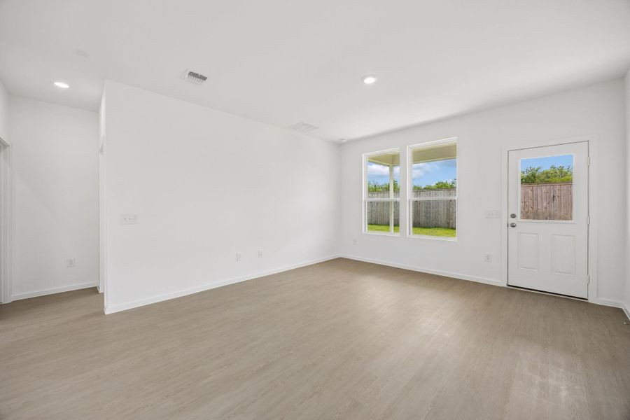 Spacious, unfurnished interior of a new home in Windcress, Cove (Image 20).