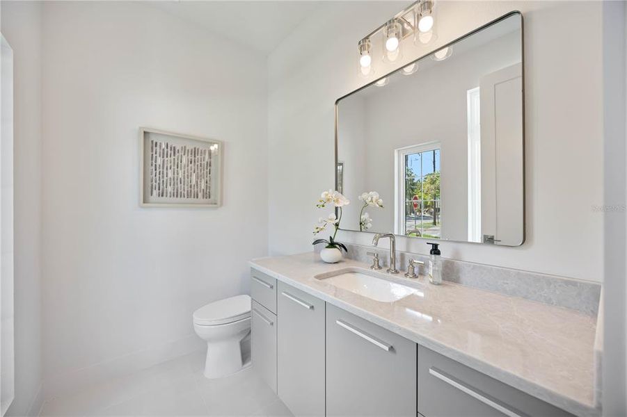 Furnished interior view inside a new home in , Sarasota (Image 69).