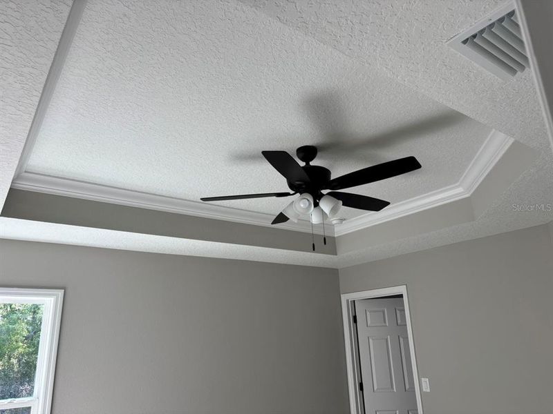Close-up of interior finishes inside a home in , Dunnellon (Image 10).