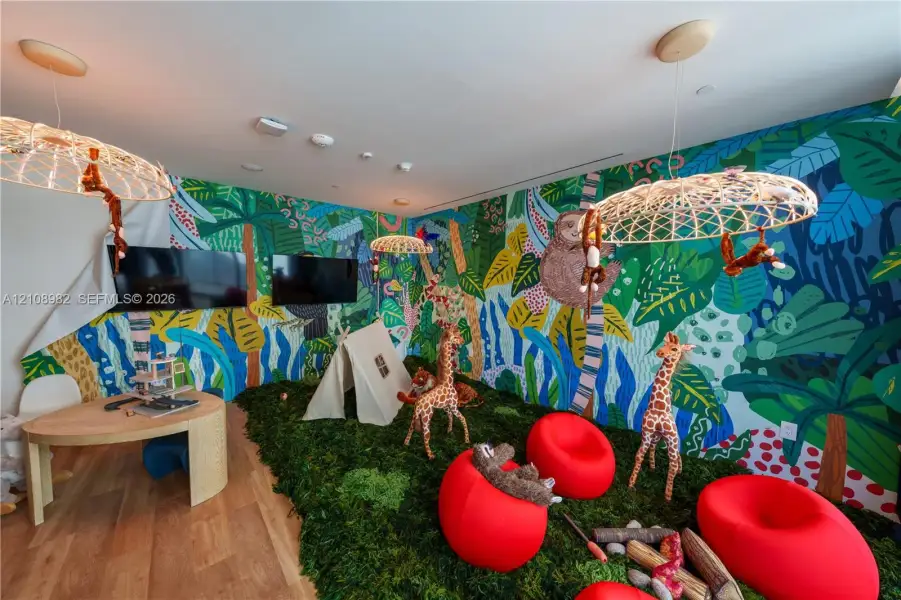 Image 33 of a home in .