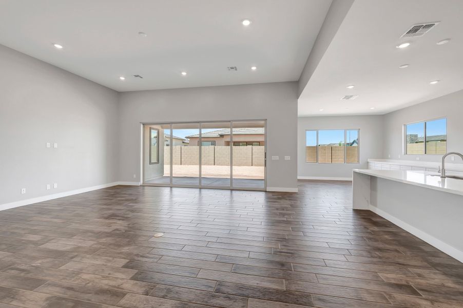 Spacious, unfurnished interior of a new home in Blossom Rock, Apache Junction (Image 26). Spacious, unfurnished interior of a new home in Blossom Rock, Apache Junction (Image 26).