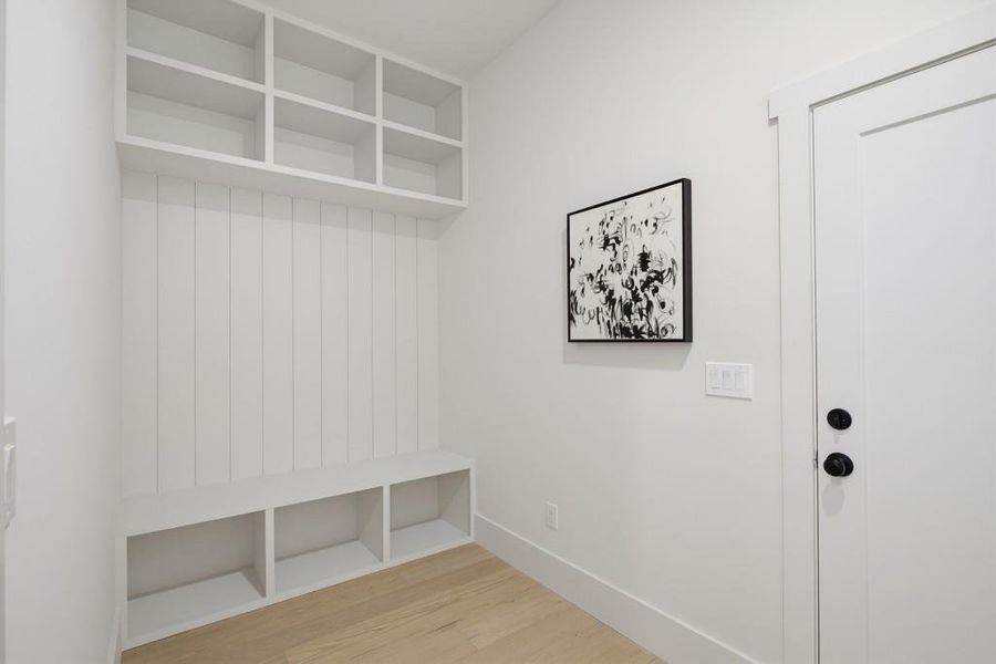 Spacious, unfurnished interior of a new home in , Atlanta (Image 18).