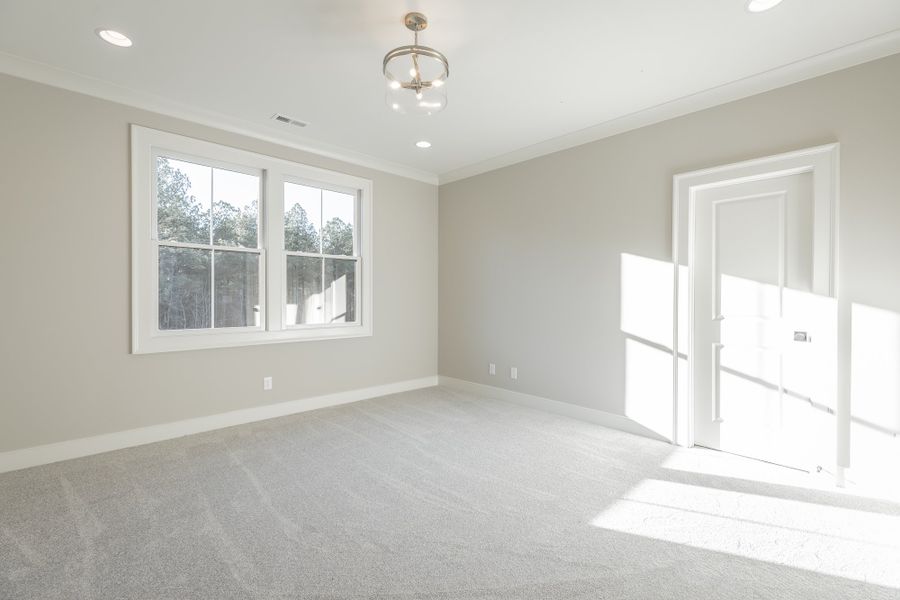 Spacious, unfurnished interior of a new home in River Gorge Ranch, Guild (Image 89).