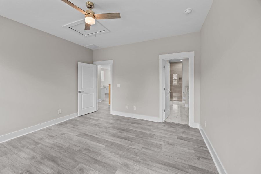 Spacious, unfurnished interior of a new home in , Summerville (Image 20).