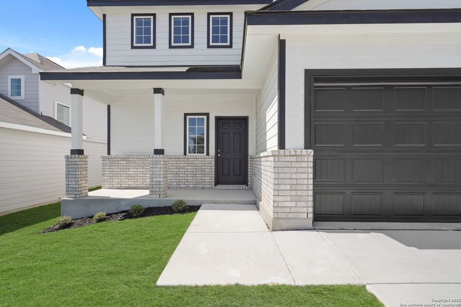 Exterior details and patio area of a home in Cinco Lakes, San Antonio (Image 18). Exterior details and patio area of a home in Cinco Lakes, San Antonio (Image 18).
