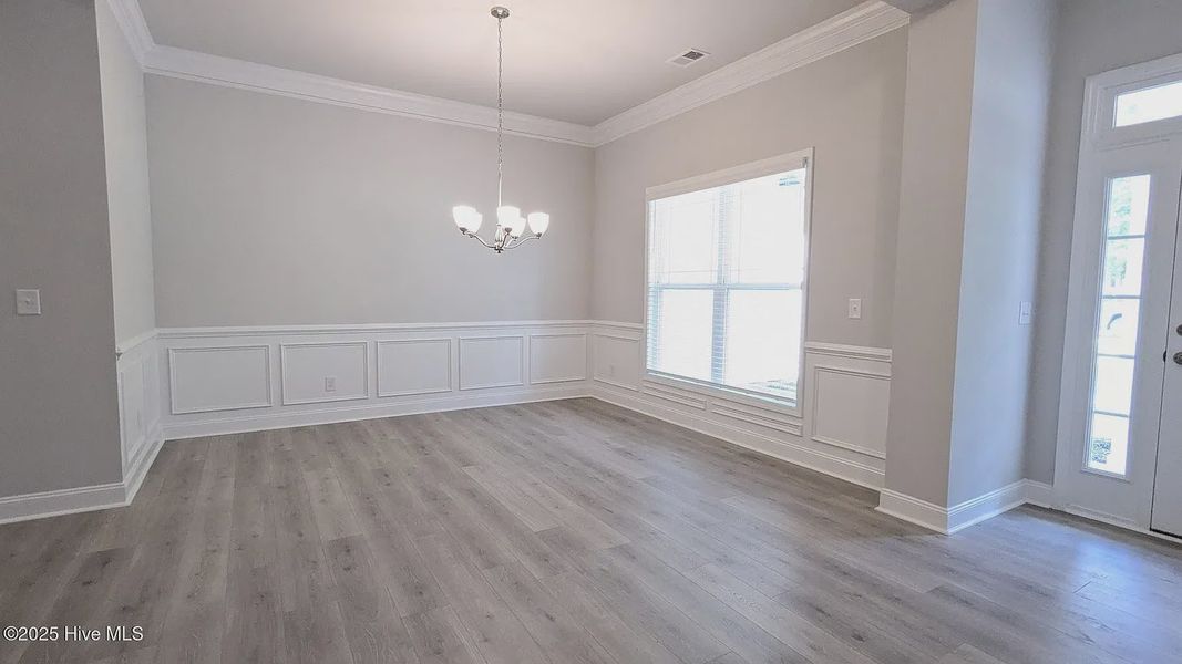 Spacious, unfurnished interior of a new home in Harvest Creek, Nashville (Image 7).