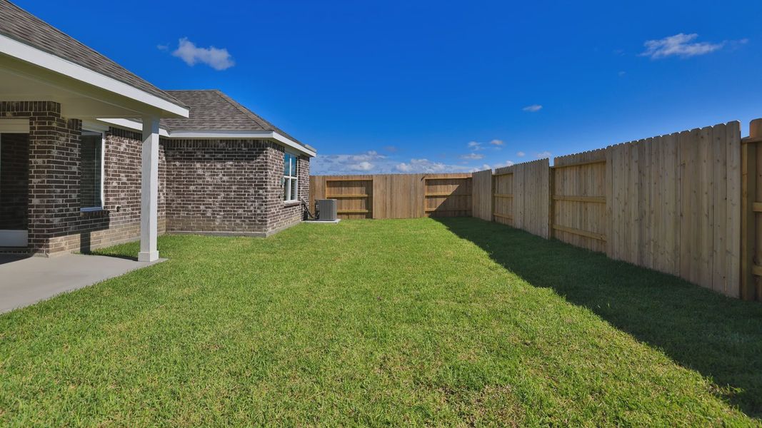 Exterior details and patio area of a home in River Ranch, Dayton (Image 20).