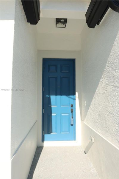 Exterior details and patio area of a home in , Riviera Beach (Image 14).