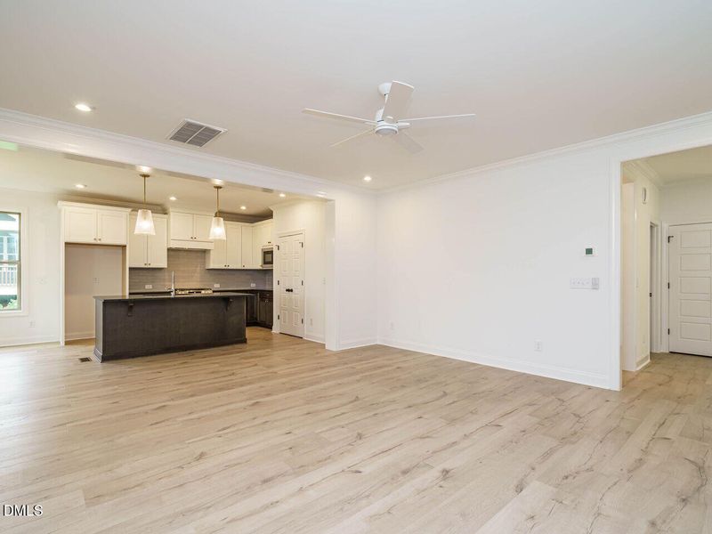 011-1280x960-living-room