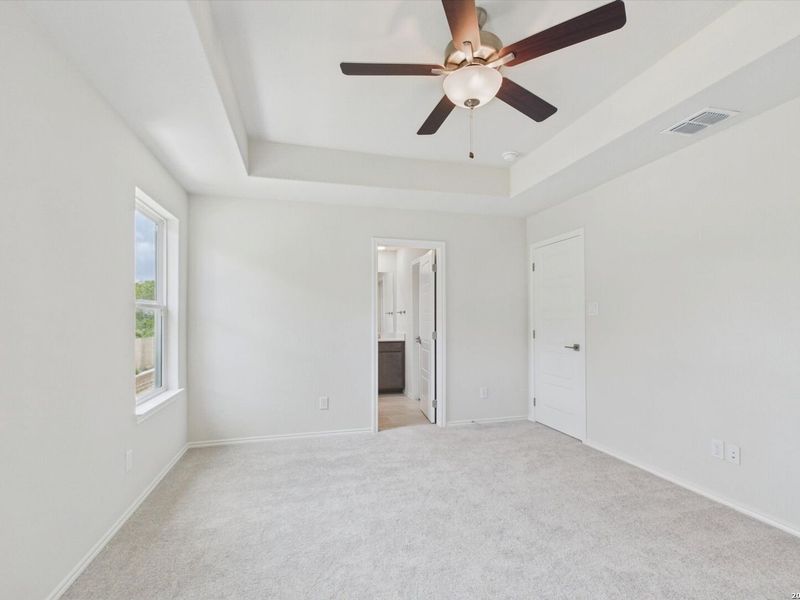 Spacious, unfurnished interior of a new home in Meadows at Oak Creek, San Antonio (Image 28). Spacious, unfurnished interior of a new home in Meadows at Oak Creek, San Antonio (Image 28).
