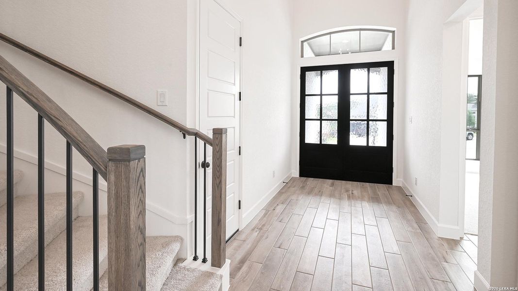 Spacious, unfurnished interior of a new home in Johnson Ranch, Bulverde (Image 26).