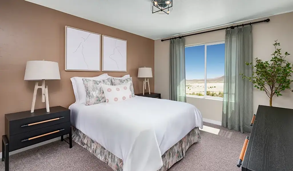 Yorktown-Q725-ABQ Bedroom