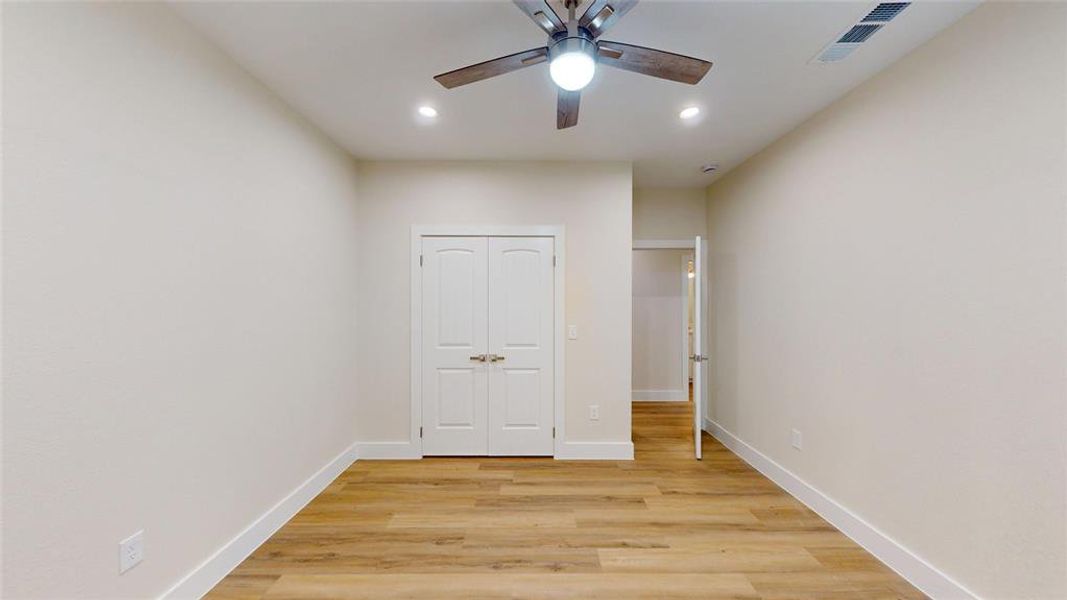 Spacious, unfurnished interior of a new home in , Grand Prairie (Image 29).