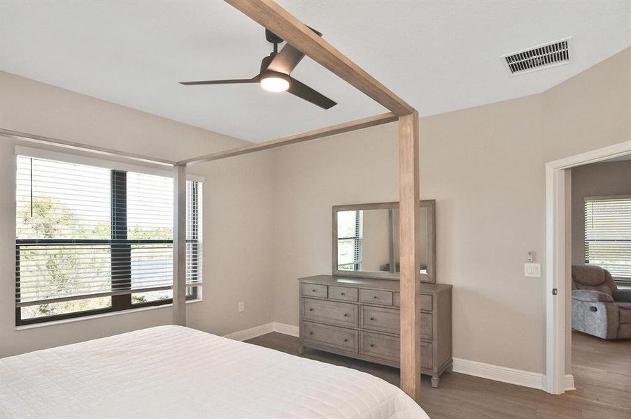 Furnished interior view inside a new home in , Englewood (Image 34).