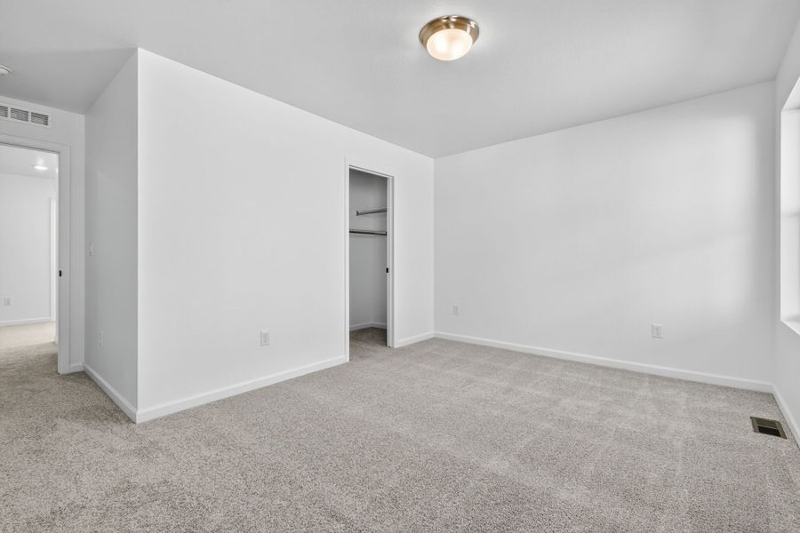 Spacious, unfurnished interior of a new home in Macanta, Castle Rock (Image 23).