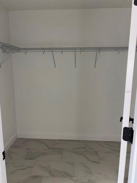 Spacious, unfurnished interior of a new home in , Dunnellon (Image 25).