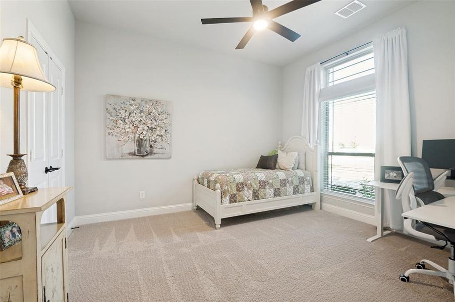 Furnished interior view inside a new home in , Waxahachie (Image 8).