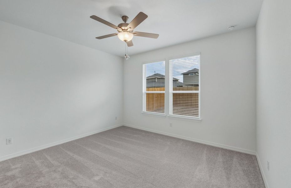 Spacious, unfurnished interior of a new home in Crosswinds, Kyle (Image 38).