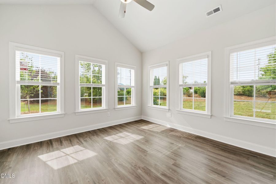 32-web-or-mls-DSC00470 32-web-or-mls-DSC00470