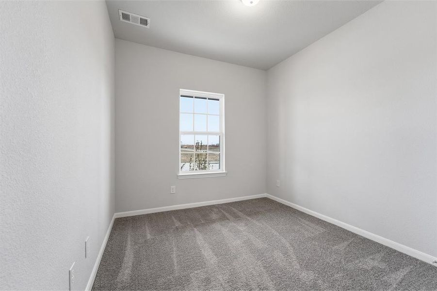 Spacious, unfurnished interior of a new home in Saddlebrook Estates, Waxahachie (Image 15).