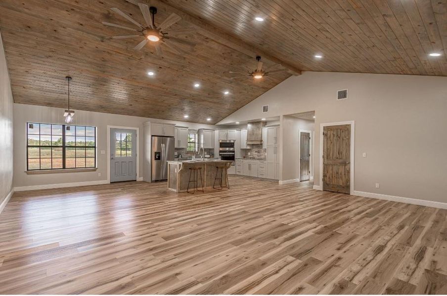 Spacious, unfurnished interior of a new home in , Groveton (Image 24).