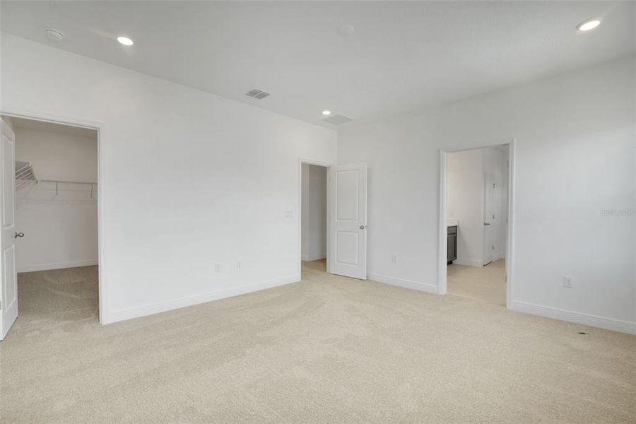 Spacious, unfurnished interior of a new home in Crossroads at Kelly Park, Apopka (Image 29).