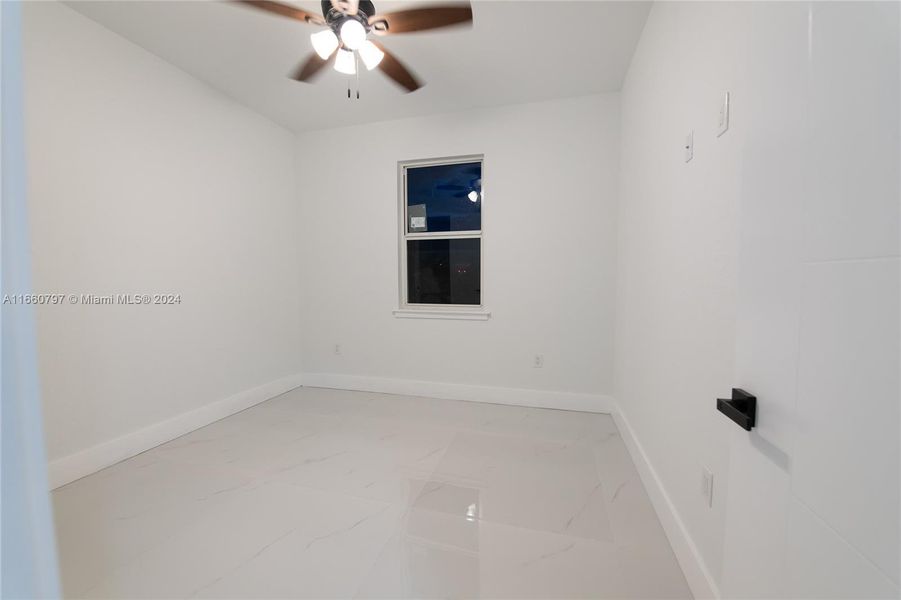 Spacious, unfurnished interior of a new home in , Cape Coral (Image 22).