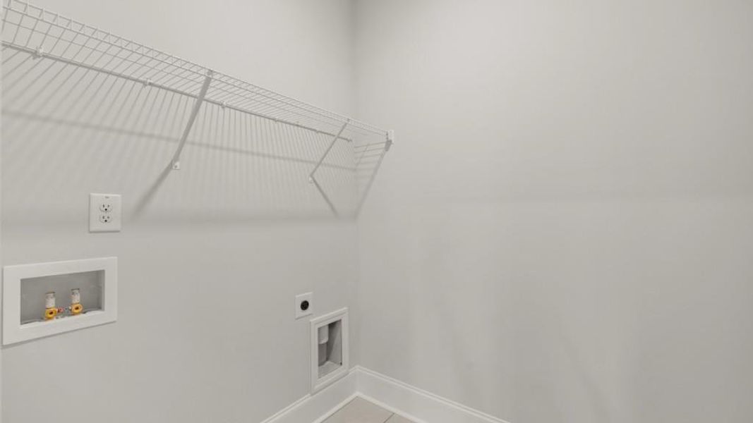 Spacious, unfurnished interior of a new home in , Dallas (Image 28).