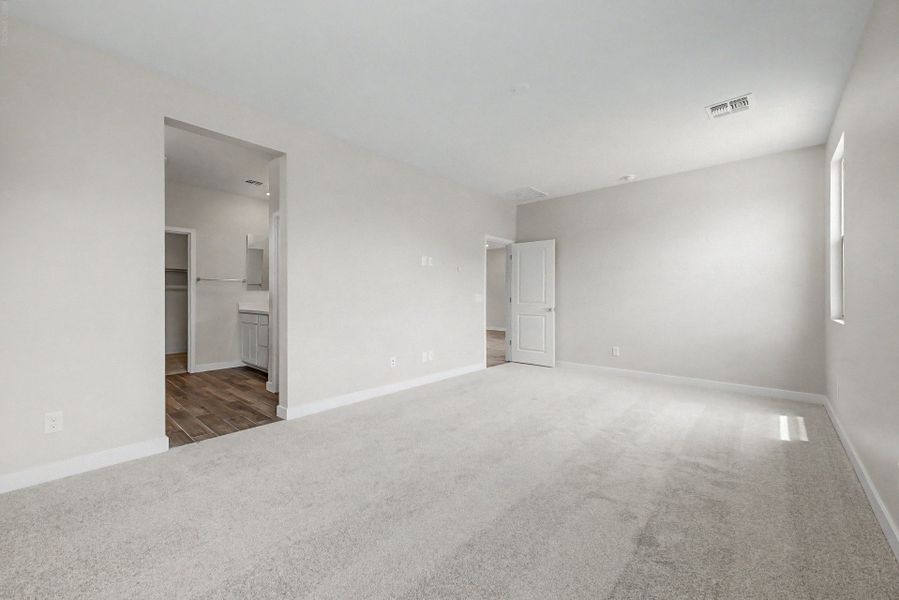 Spacious, unfurnished interior of a new home in Bentridge, Buckeye (Image 10).