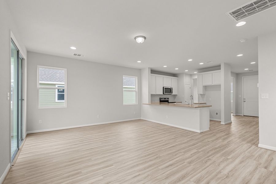 3br New Home in Taylor, TX.  - Slide 16
