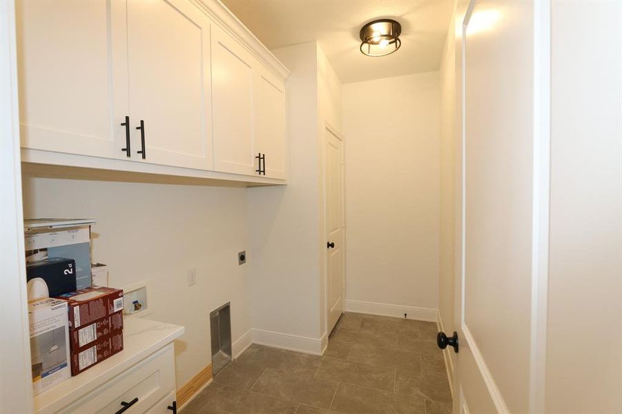 Spacious, unfurnished interior of a new home in , Tyler (Image 14).