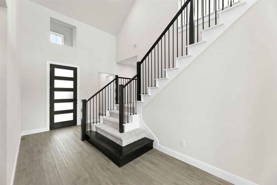 03. 6801 Marerro - Entry