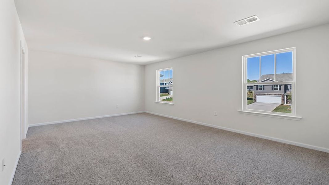 Spacious, unfurnished interior of a new home in Cedar Gap, Fountain Inn (Image 28).