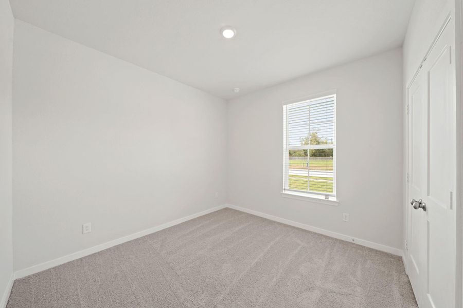 Spacious, unfurnished interior of a new home in Russell Ranch, Bay City (Image 21).