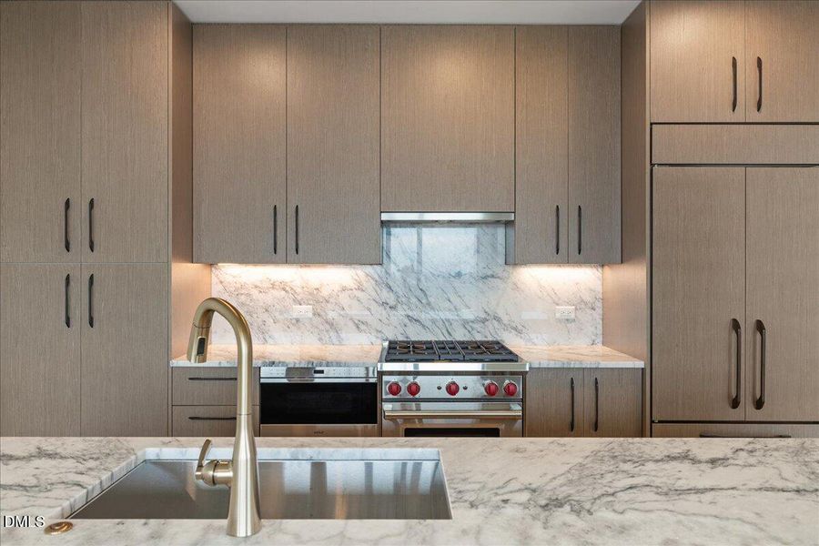 18-115 Morris St #2401