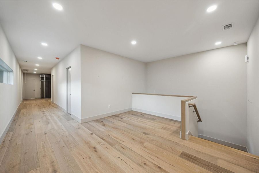 Spacious, unfurnished interior of a new home in , Houston (Image 32).