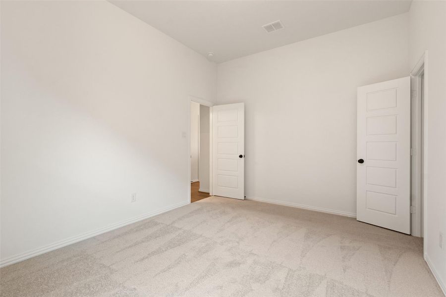 Spacious, unfurnished interior of a new home in Creekhaven, Arcola (Image 33).
