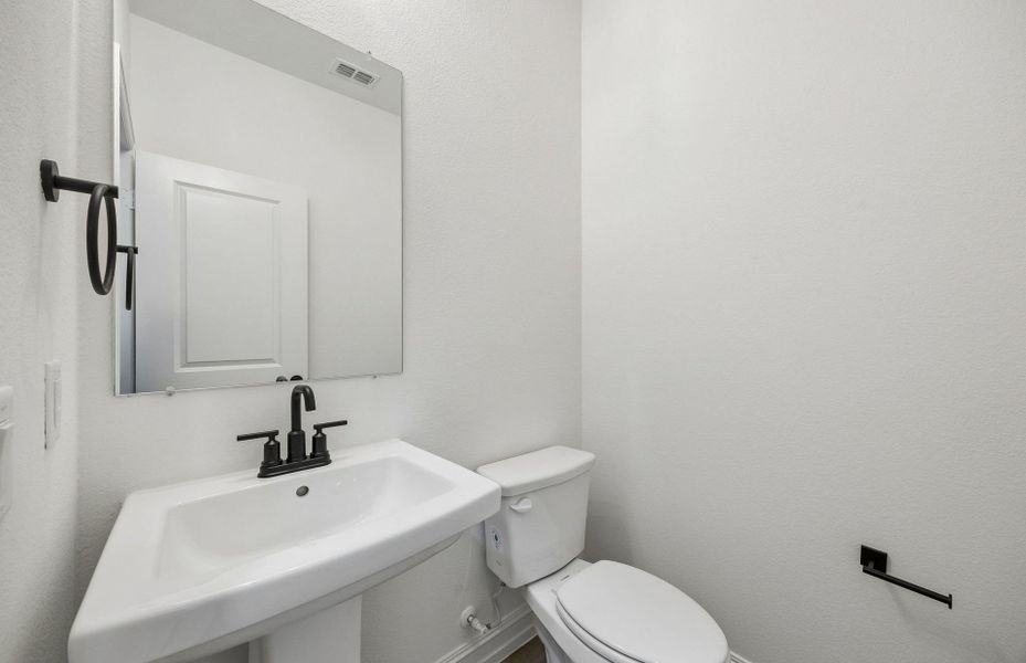 Furnished interior view inside a new home in Wilson Creek Meadows, Celina (Image 10).
