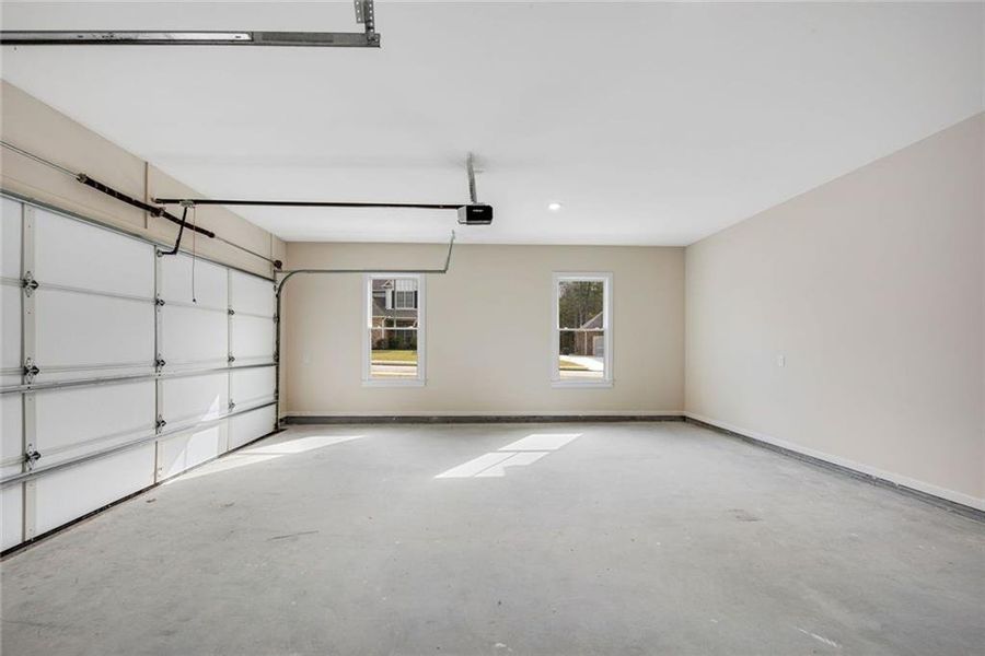 Spacious, unfurnished interior of a new home in , Villa Rica (Image 51).