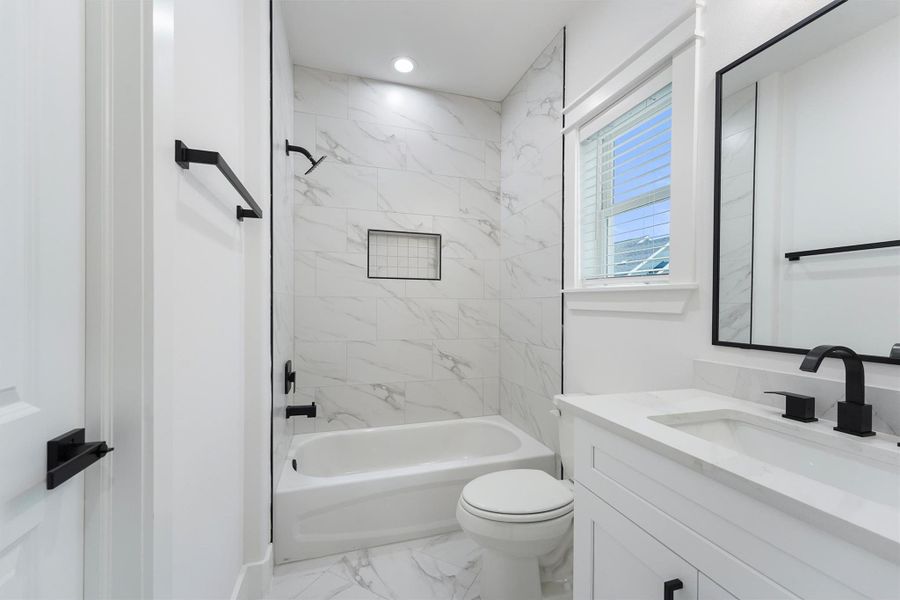 Jack & Jill Bathroom Jack & Jill Bathroom